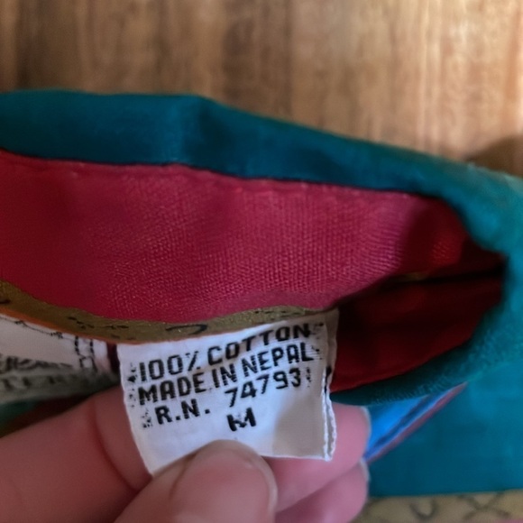 Mine & Bill’s women’s top Medium shirt VTG western serape cowboy red tan stripe - Picture 5 of 6